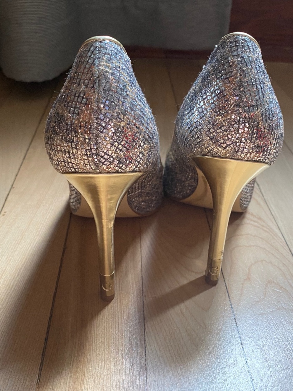 Guess 4” heels Size 6 1/2